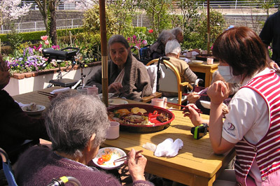 ガーデンテラスでのお食事